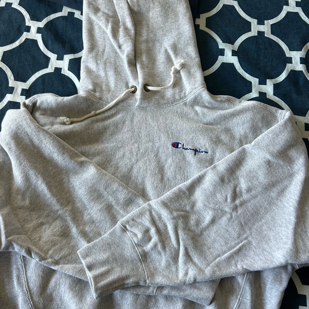 Champion Women's Gray Hoodie Sweater